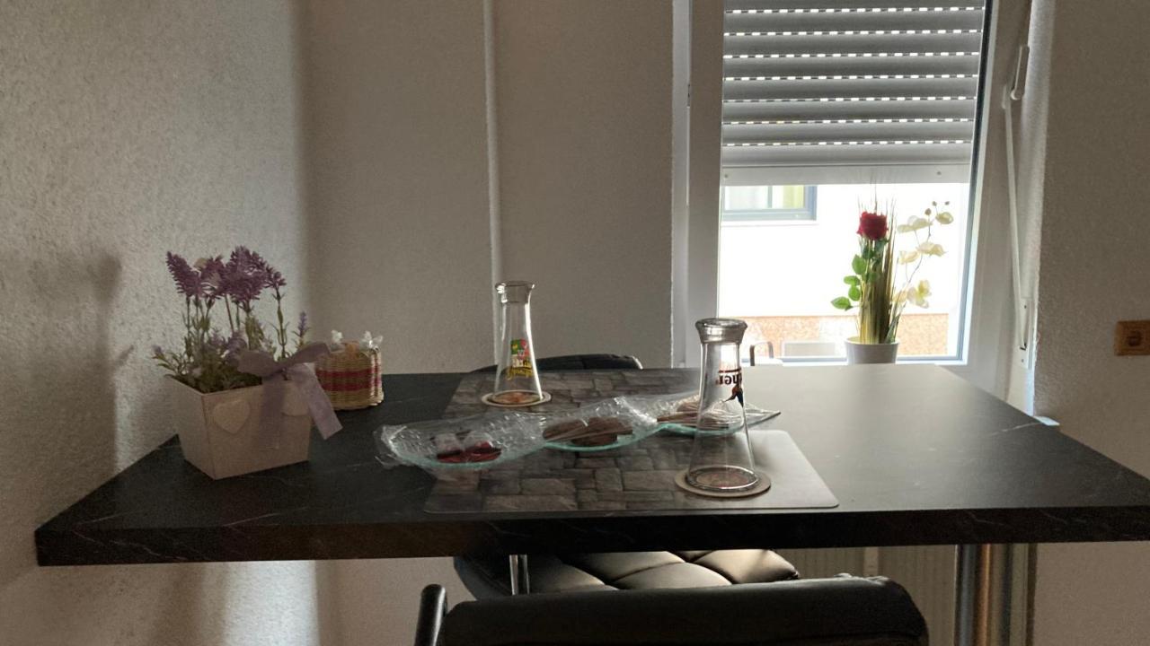 Ferienwohnung -Isola Madre Biebesheim am Rhein Ngoại thất bức ảnh
